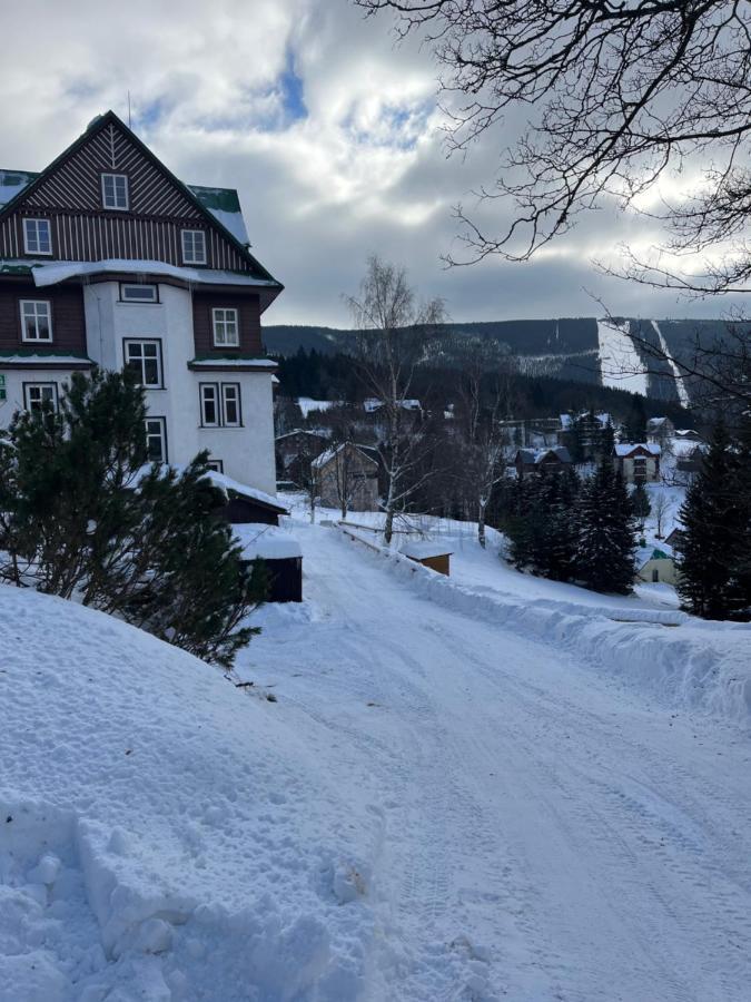 Astoria Inn スピンドレルフ・ムリン エクステリア 写真