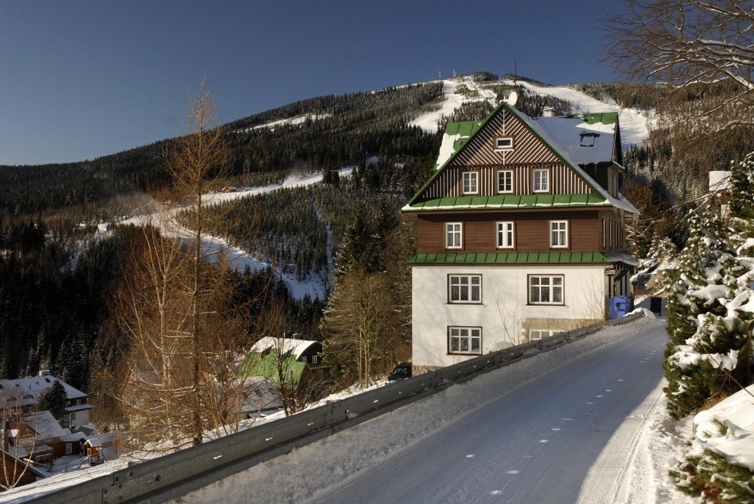 Astoria Inn スピンドレルフ・ムリン エクステリア 写真